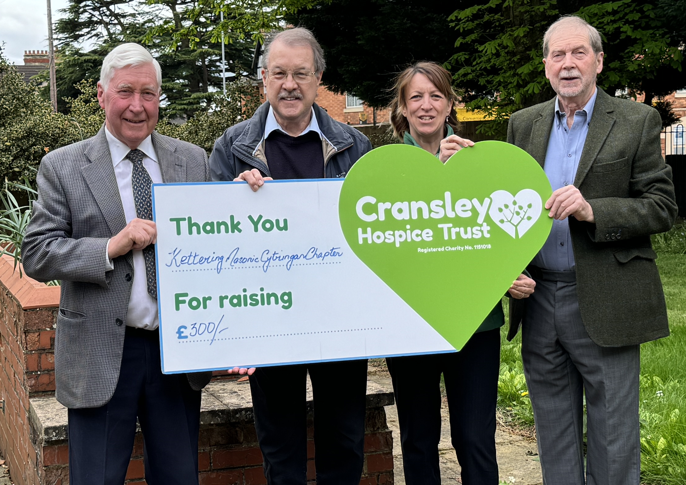 Cytringan Chapter Donates £300 to Cransley Hospice