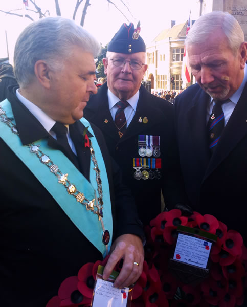 (l to r) WBros Simon Chandler-Barrett, Bryan Rowney (a veteran) & Graham Rogers represent local Masons at Kettering Remembrance Parade