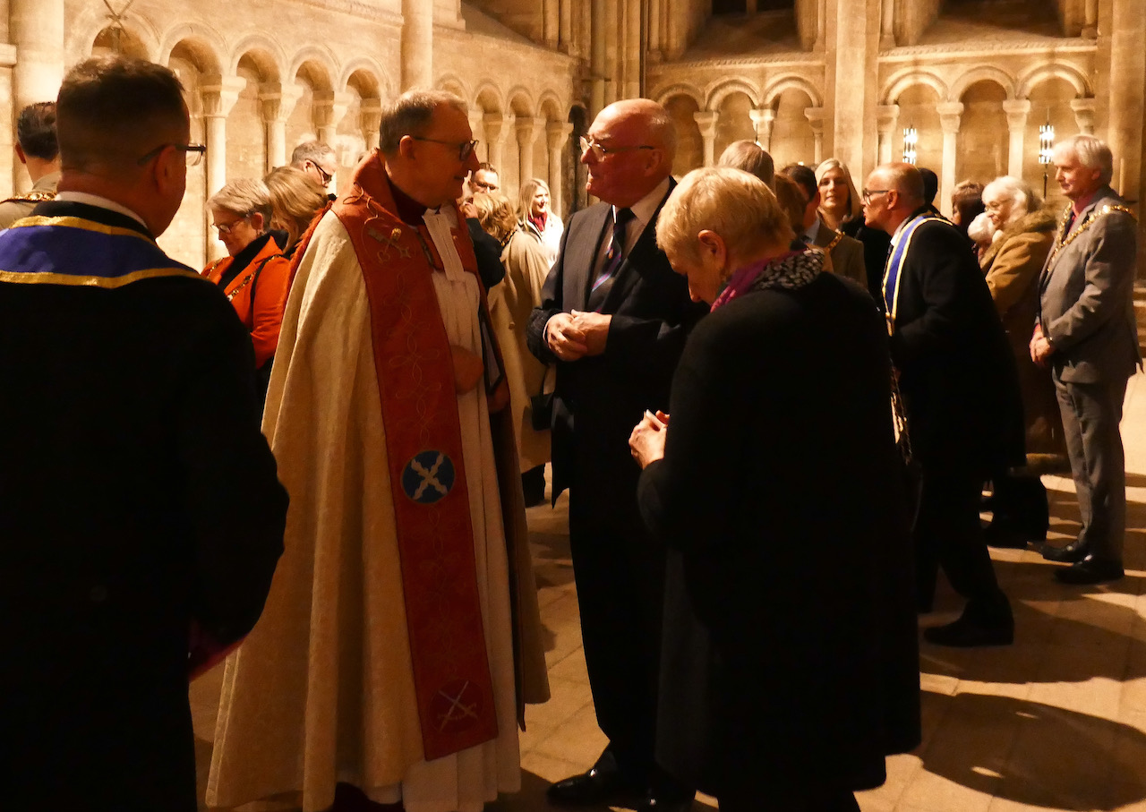 19 12 14 carol service 02 reduced