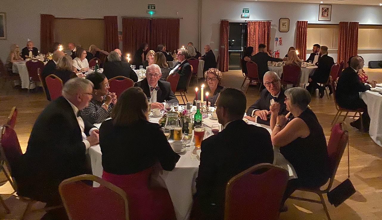 21 11 29 grey friars ladies night